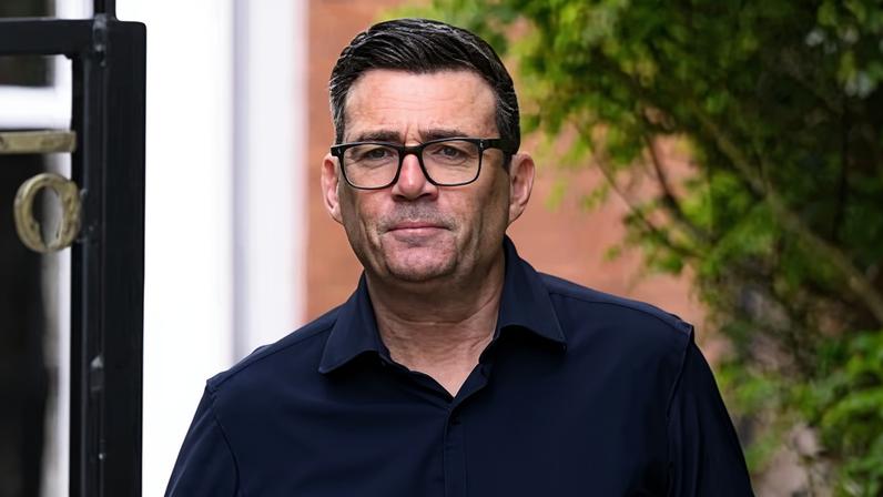 Andy Burnham confirmado como candidato do Labour à eleição de Makerfield