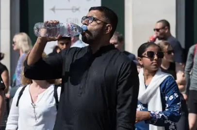 Passageiros em Londres orientados a levar água em onda de calor