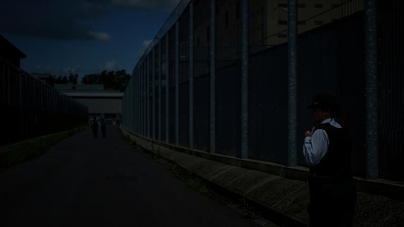 Solicitante de asilo tem deportação cancelada após tentativa de suicídio