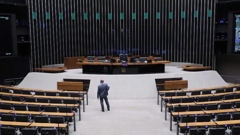 19.mai.2026 - Câmara aprovou medidas de enfrentamento aos crimes de violência sexual contra crianças e adolescentes relacionados ao uso de IA