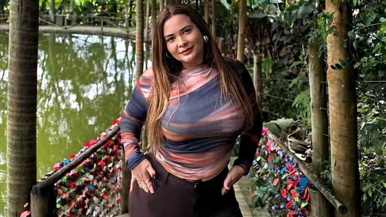Geisy Arruda visita Ponte do Amor durante viagem e diz procurar namorado