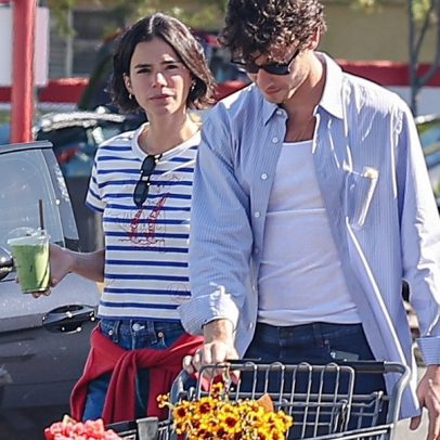 Bruna Marquezine e Shawn Mendes são vistos em mercado de Los Angeles