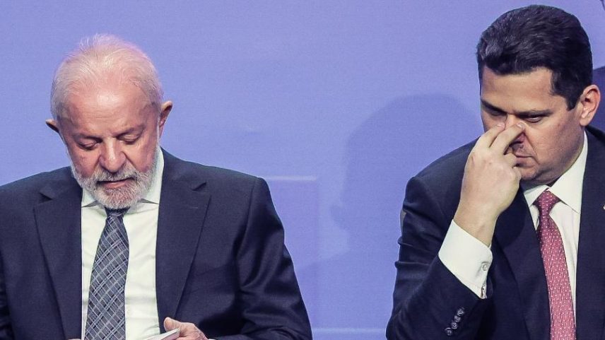 Alcolumbre mantém posição no governo após derrota de Lula