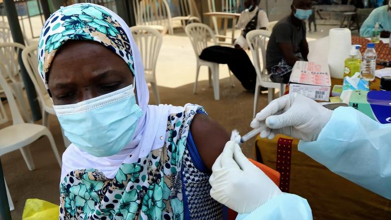 Vacina contra cepa do ebola na África pode levar até 9 meses
