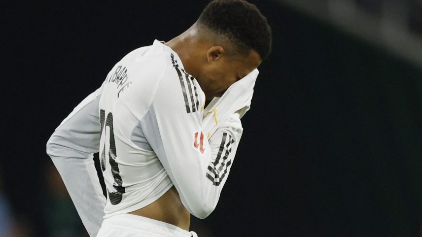 Comportamento de Mbappé gera desgaste com elenco do Real Madrid, aponta jornal
