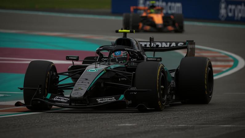 Kimi Antonelli lidera o GP de Miami de F1 2026 — Foto: Sam Navarro-Imagn Images via Reuters