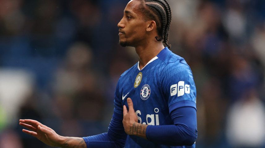 Chelsea sofre sexta derrota consecutiva na Premier League, técnico critica atuação