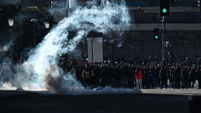 Bolívia revoga lei que limitava estado de exceção