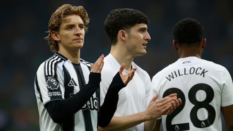 Barcelona teria oferecido 80 milhões de euros por Gordon, atacante do Newcastle — Foto: Reuters