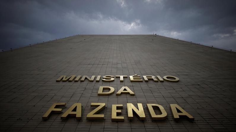 Fazenda vê inflação no teto da meta em 2026 com impacto do conflito no Irã