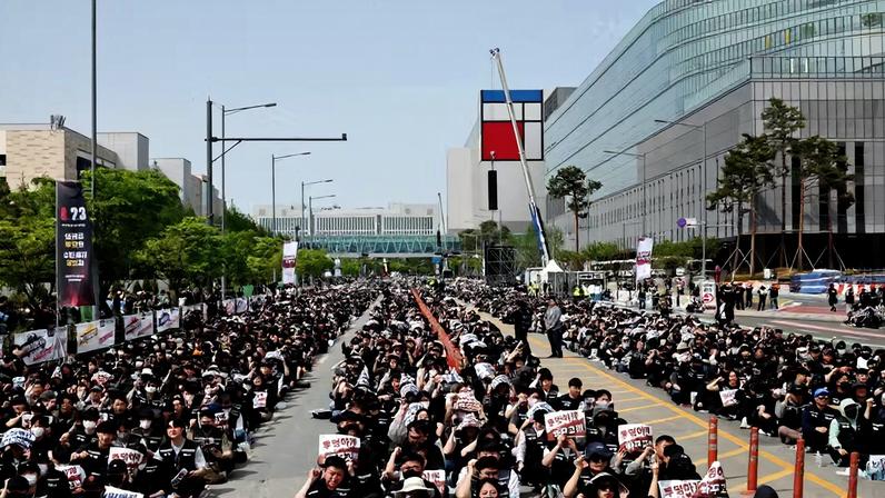 Samsung fecha acordo provisório e evita greve de 48 mil trabalhadores