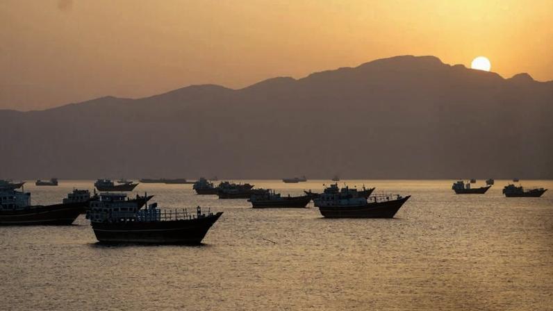 Navios no Estreito de Ormuz