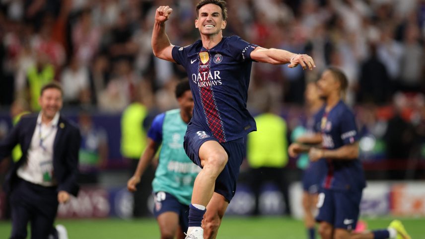 Fabián Ruíz celebra conquista do bicampeonato do PSG na Champions League — Foto: Reuters