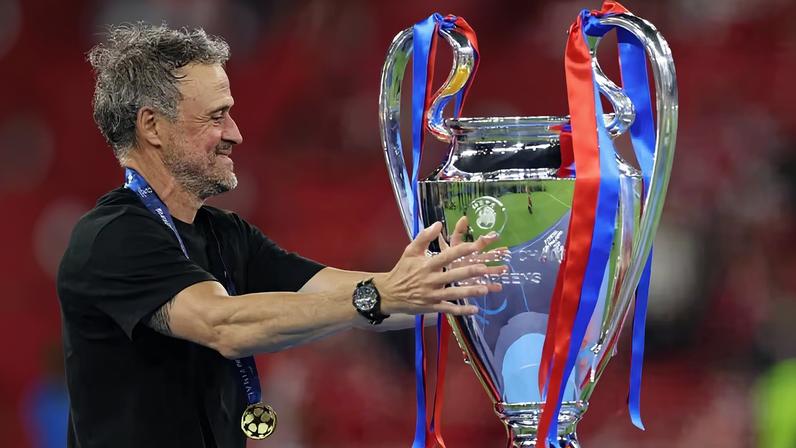 Luis Enrique comemora a conquista da Liga dos Campeões 2025/26 — Foto: Reuters