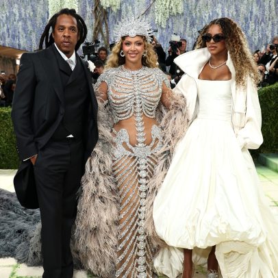 Beyoncé, Blue Ivy e Jay-Z: look de esqueleto brilhante na Met Gala 2026