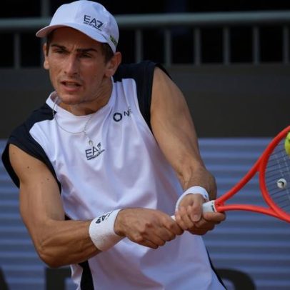 Arnaldi elimina De Minaur e evita reencontro com Jodar