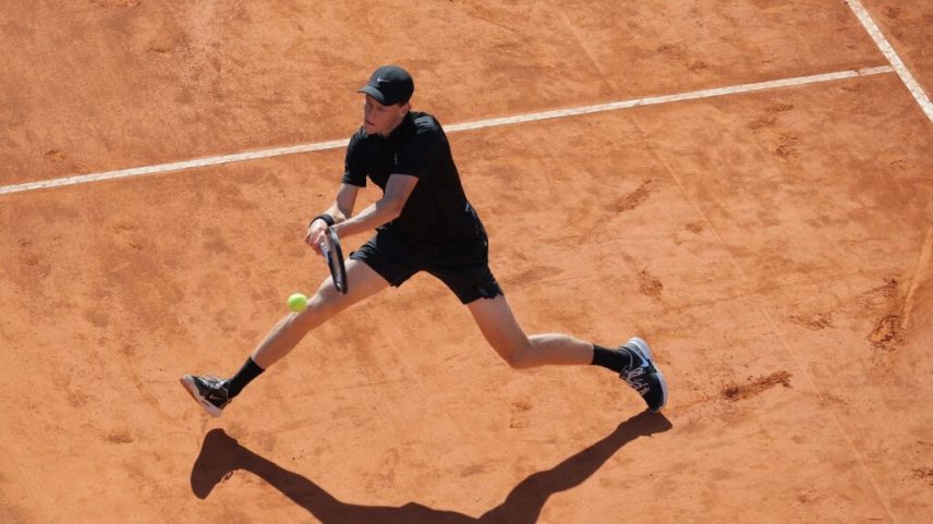 Sinner iguala sequência de Djokovic e avança às quartas em Roma