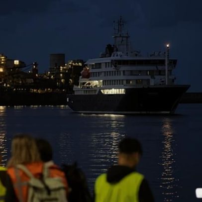 Navio de cruzeiro com hantavírus chega a Tenerife para evacuação de passageiros