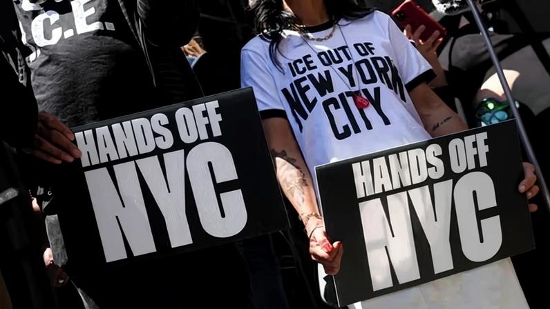 Juiz federal de Nova York proíbe prisões do ICE em tribunais de imigração de Manhattan