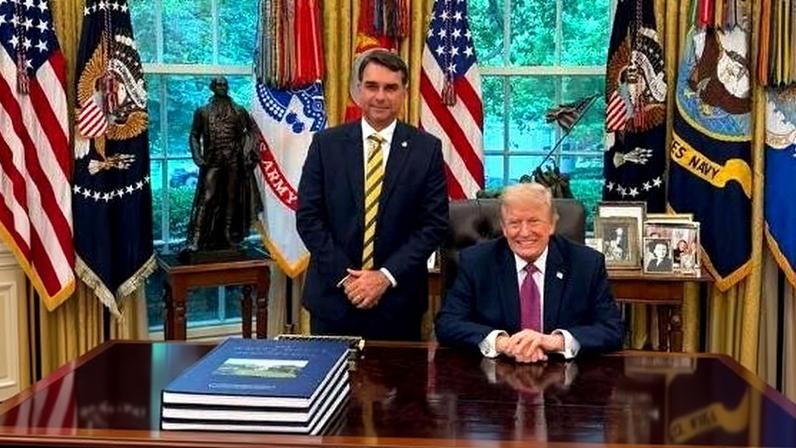 Campanha de Flávio vê foto com Trump como ponto de virada