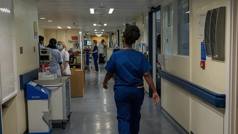 Enfermeiros do NHS sugerem que falta de staff coloca pacientes em risco