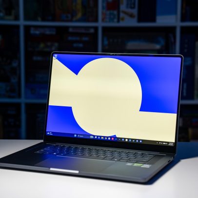Notebook topo de linha da Samsung é cópia do MacBook Pro que falhou