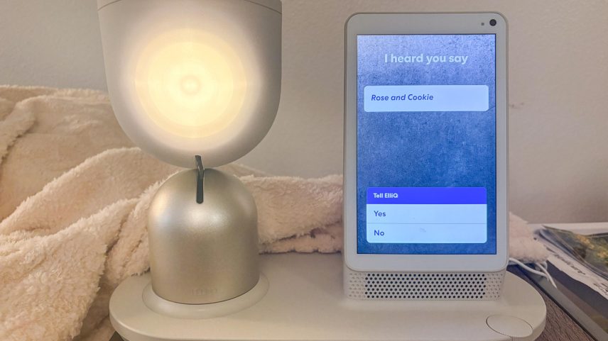 ElliQ: robô de companhia surpreendentemente útil para idosos