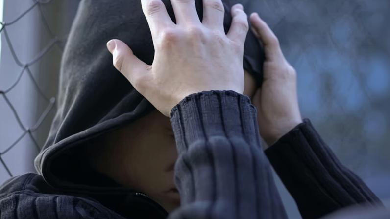 Mais de 100 jovens ex-acolhidos morreram na Inglaterra, segundo dados