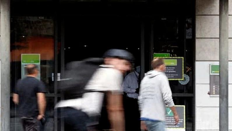 Desemprego no Reino Unido sobe a 5% diante de guerra com o Irã