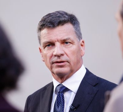 Coalizão vincula limites de imigração à construção de moradias, diz Taylor