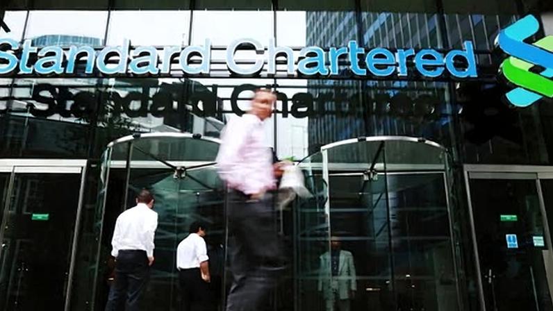 Standard Chartered vai cortar mais de 7.000 empregos ao ampliar uso de IA