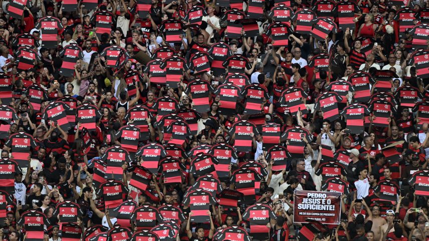 Flamengo fica entre os 15 clubes mais seguidos do mundo, revela ranking