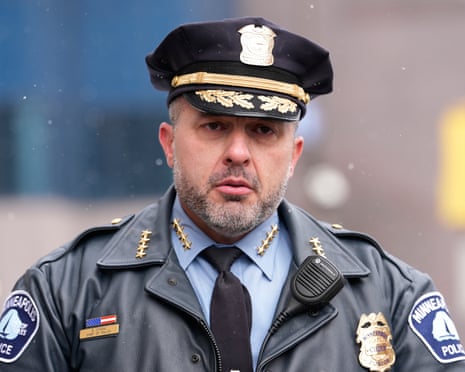 Chefe de polícia de Minneapolis renuncia após investigação de abuso sexual