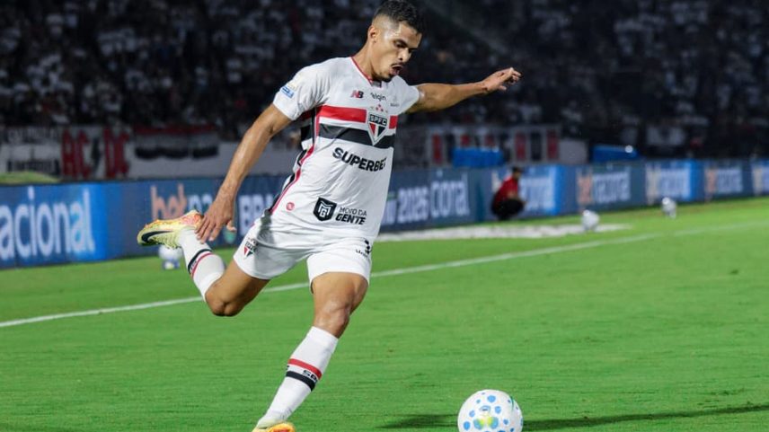 Defesa fragilizada, São Paulo busca soluções para sequência de jogos