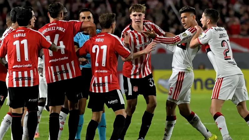Jogos de hoje no futebol: quem joga e onde assistir ao vivo (20/05/2026)