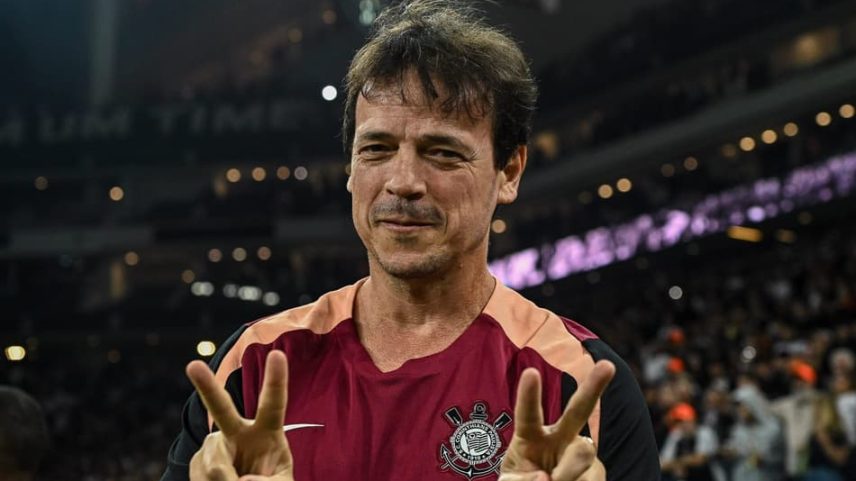 Fernando Diniz supera Abel Ferreira e quebra recorde histórico na Libertadores