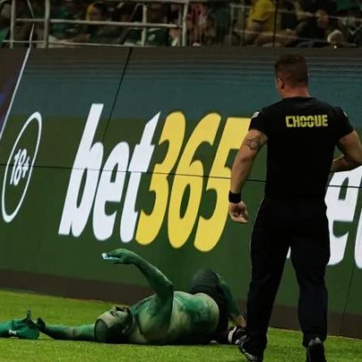 STJD denuncia Palmeiras por invasão de torcedor fantasiado Hulk contra o Santos