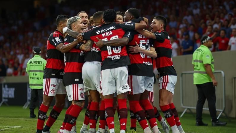 Medalhão do Flamengo é alvo de críticas após empate com o Vasco