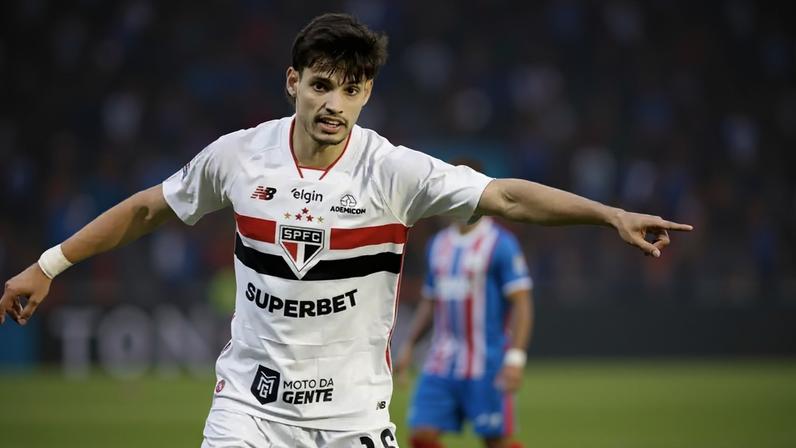Bobadilla denunciado pelo STJD por gesto obsceno em clássico do São Paulo