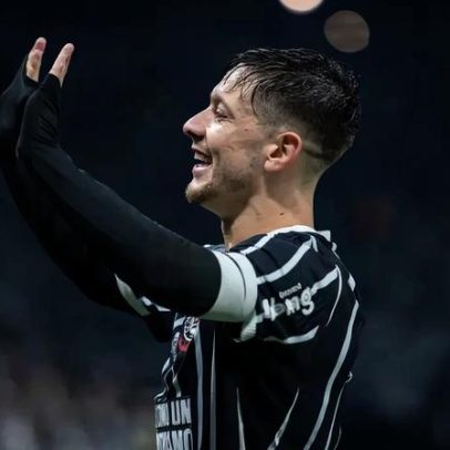 Bidon dedica gol à mãe e comemora vitória do Corinthians