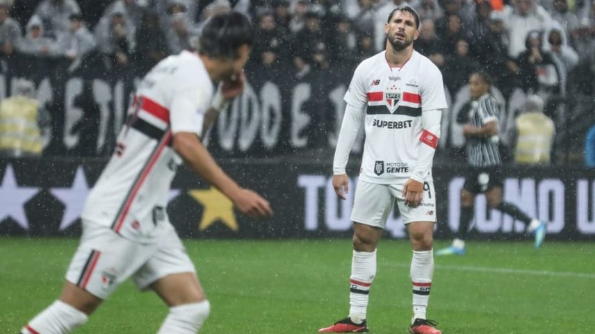 Calleri comenta derrota do São Paulo e crítica à arbitragem no clássico