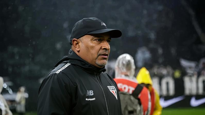 Roger Machado comenta derrota do São Paulo e fala sobre pressão