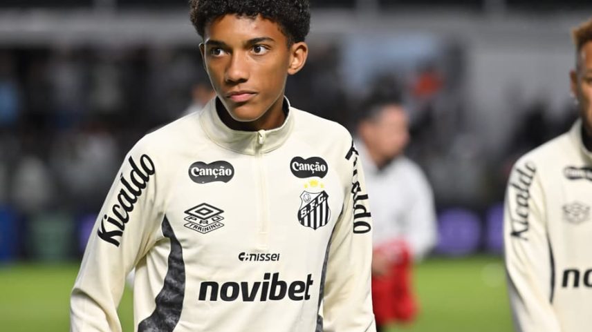 Robinho Jr. vive fase de baixa no Santos, com avaliação em curso