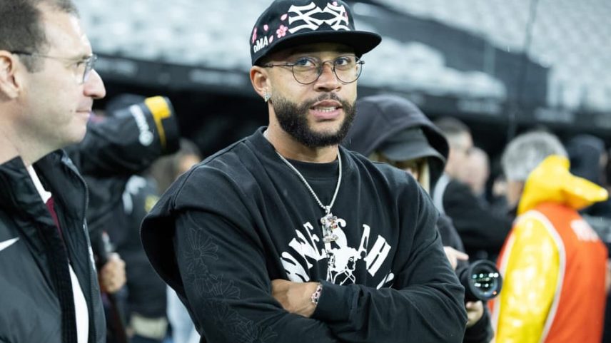Memphis Depay tem contrato com o Corinthians até o meio do ano (Foto: RENATO PADALKA/EKOBANPRESS/FOLHAPRESS)