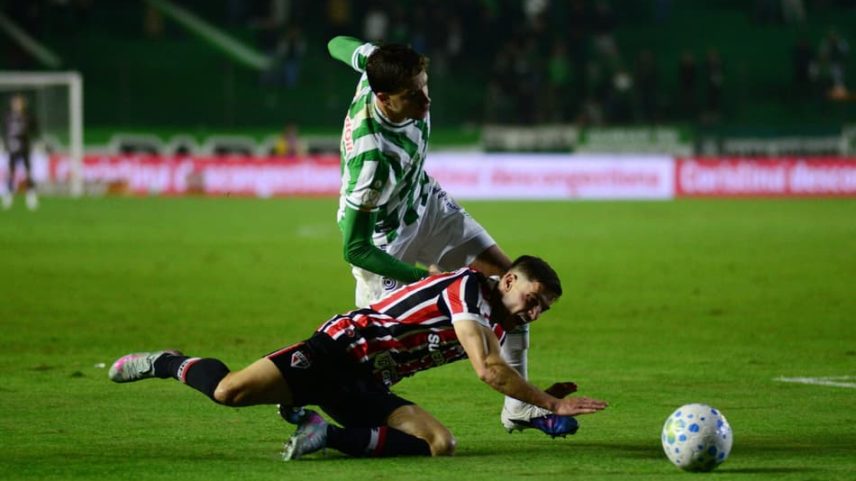 Eliminação do São Paulo envolve crise política, técnica e esportiva