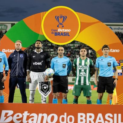 Marcinho abre o placar em Chapecoense x Botafogo com golaço