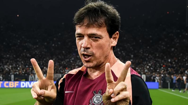 Fernando Diniz estabelece recorde histórico na Libertadores pelo Corinthians