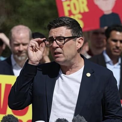 Burnham recua de propostas para fim de restrição a benefícios de imigração