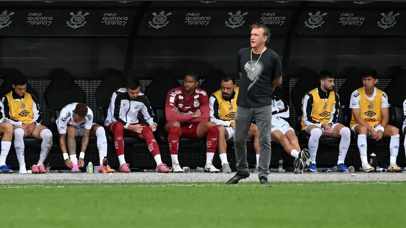 Cuca comenta polêmica sobre substituição de Neymar em jogo do Santos