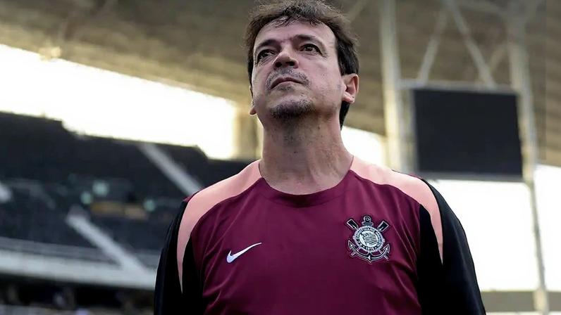 Corinthians de Diniz lidera a Libertadores e mantém desempenho como visitante